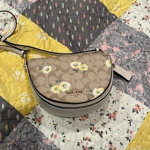Coach C3597 Ellen Crossbody In Signature Canvas With Daisy Print Light Khaki